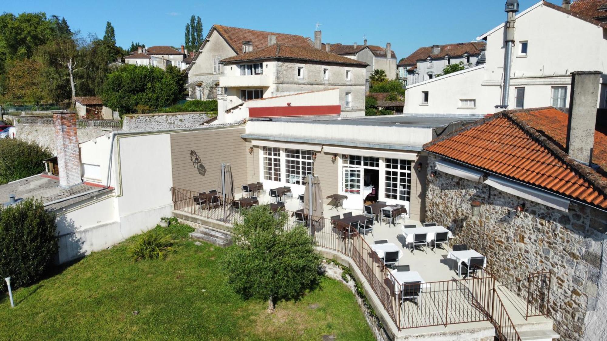Grand Hotel Pelisson Nontron Buitenkant foto